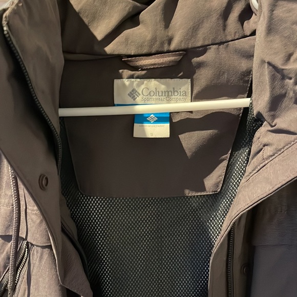 Columbia rain jacket - Picture 2 of 3